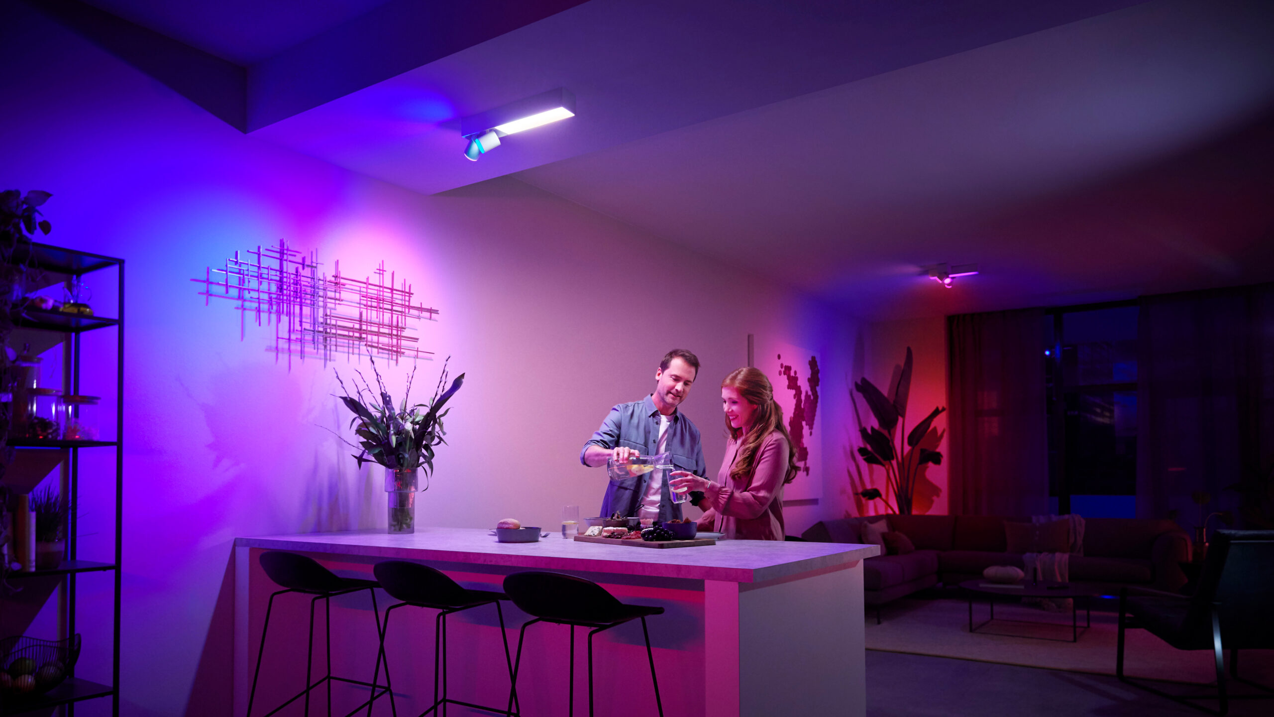 philips hue centris 2l color scaled