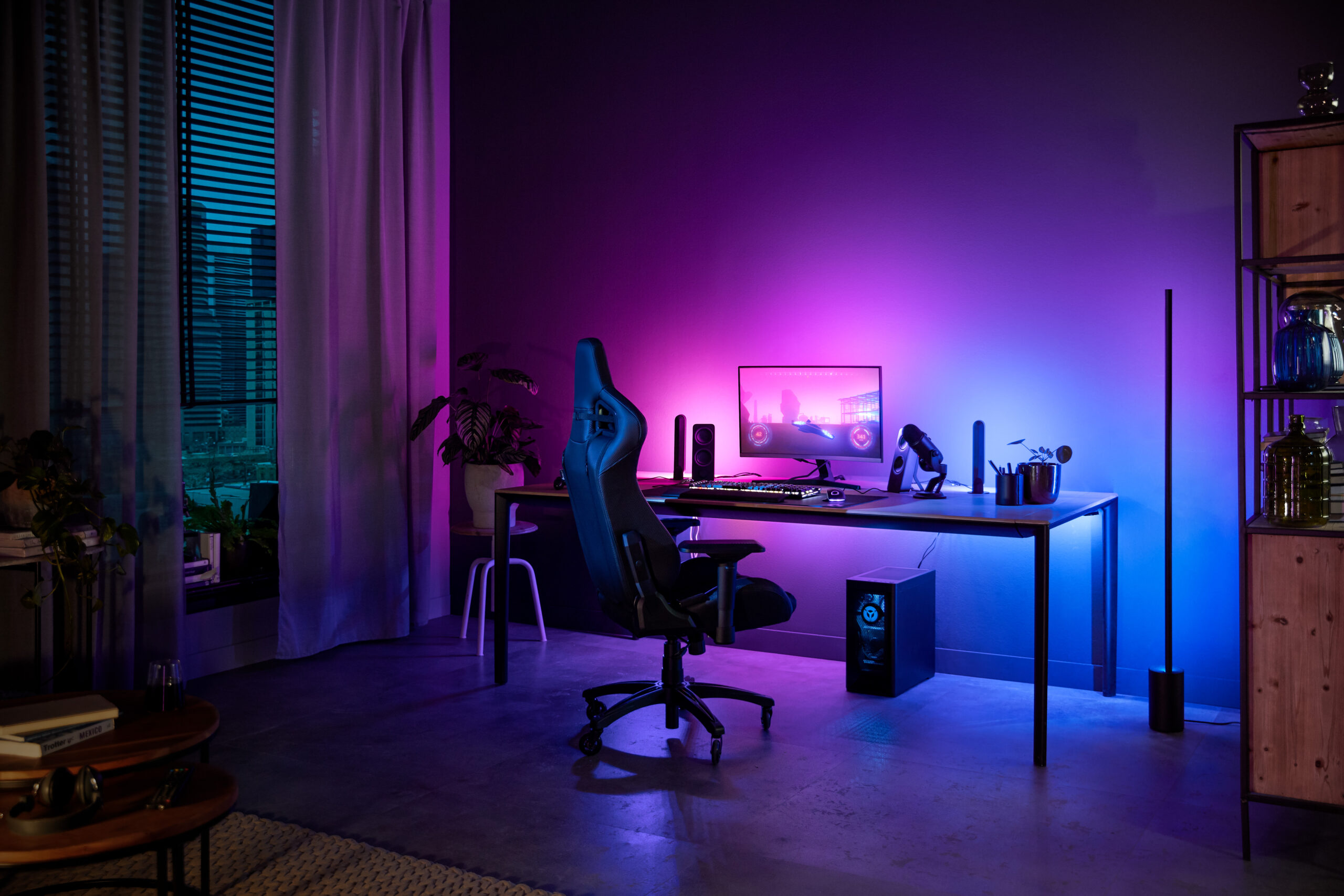 philips hue play gradient lightstrip for pc lifestyle 2 scaled